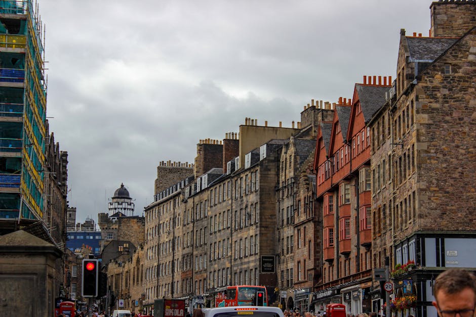 Vue d'une rue du vieux Édimbourg en Écosse
