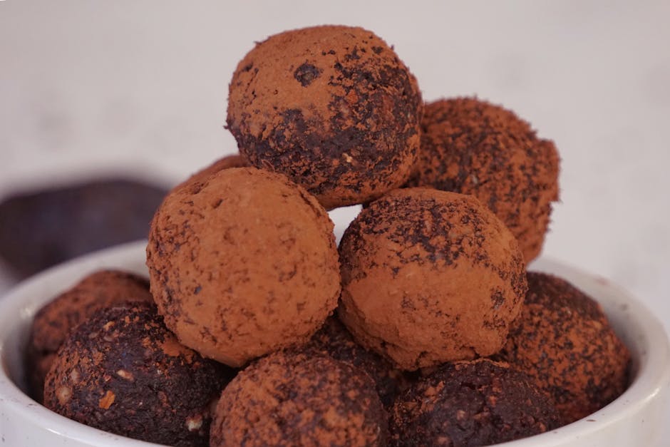 Truffes au chocolat et whisky roulées dans le cacao amer